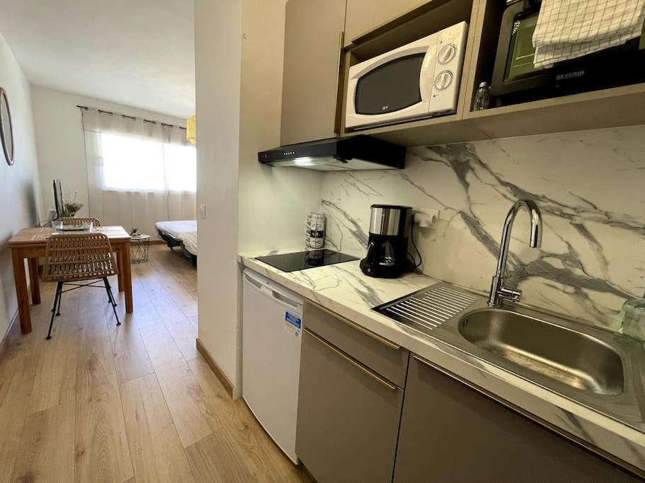 Charmant Studio Climatise Avec Parking, Au Coeur De Pietranera, Plage A 500M, Bastia A 2Km Ville-di-Pietrabugno Eksteriør billede